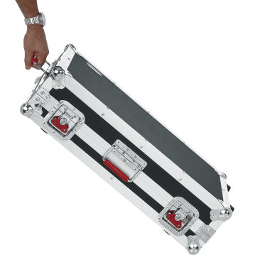 LARGE TOUR GRADE PEDAL BOARD AND FLIGHT CASE FOR 10-14 PEDALS. REMOVABLE 24"X11" PEDAL